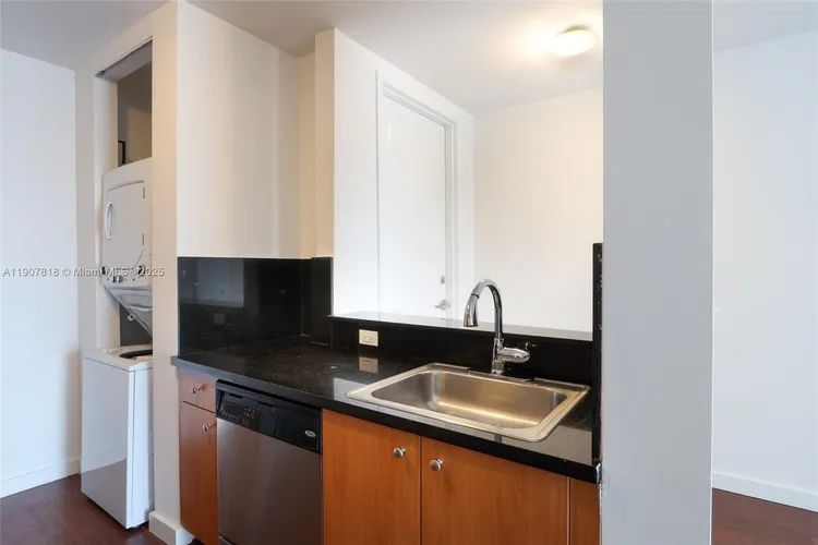 Edgewater Lofts #501 image #10