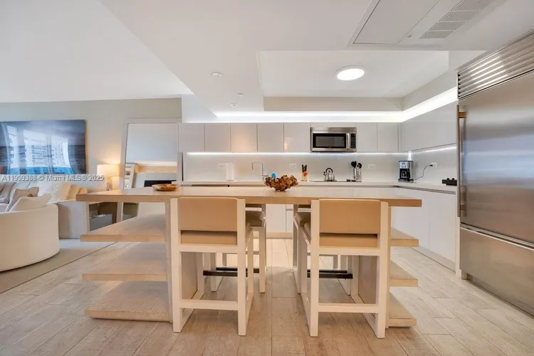 1 Hotel & Homes #1204 image #11