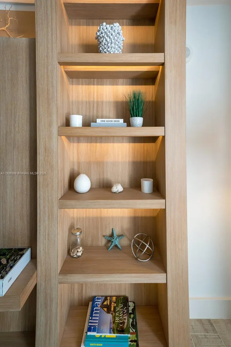 1 Hotel & Homes #1204 image #20