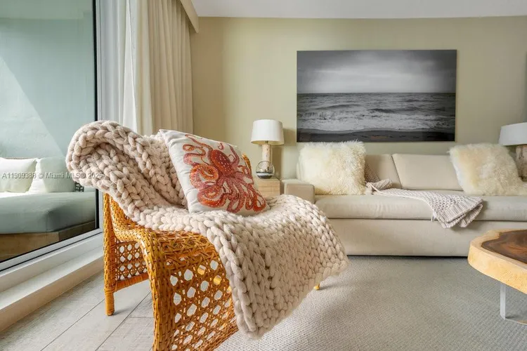 1 Hotel & Homes #1204 image #23