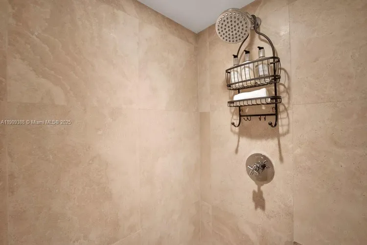 1 Hotel & Homes #1204 image #25