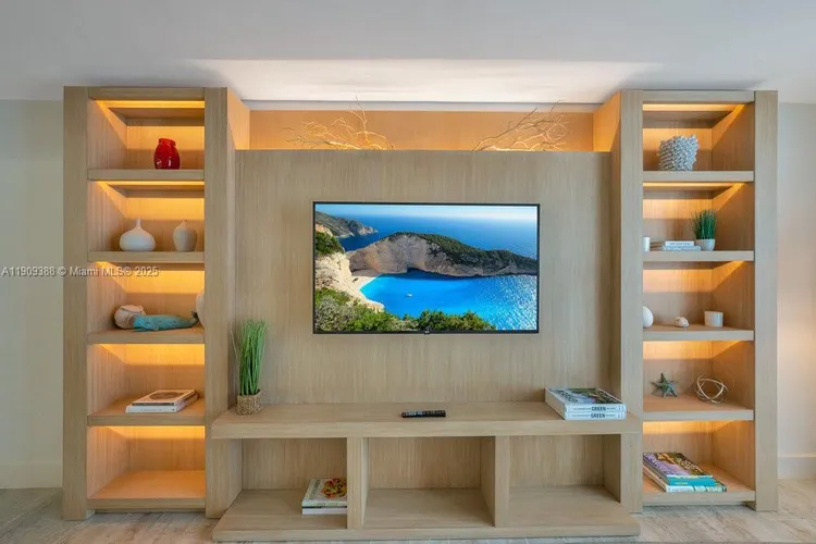 1 Hotel & Homes #1204 image #28