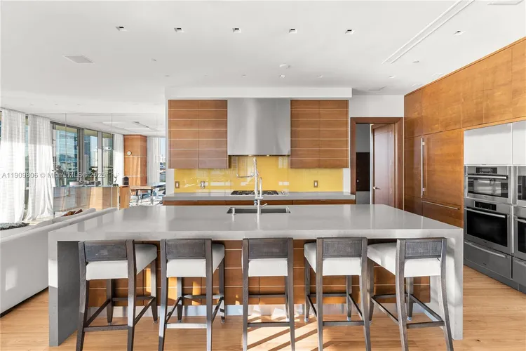 Apogee #704 image #17