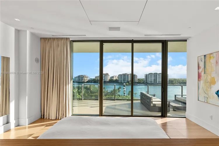 Apogee #704 image #22