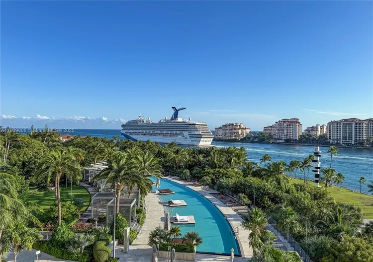 Apogee #704 image #32