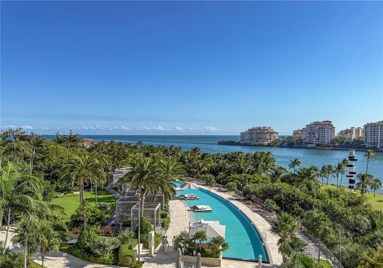 Apogee #704 image #33