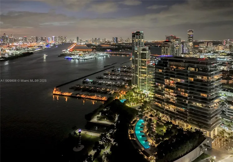 Apogee #704 image #47