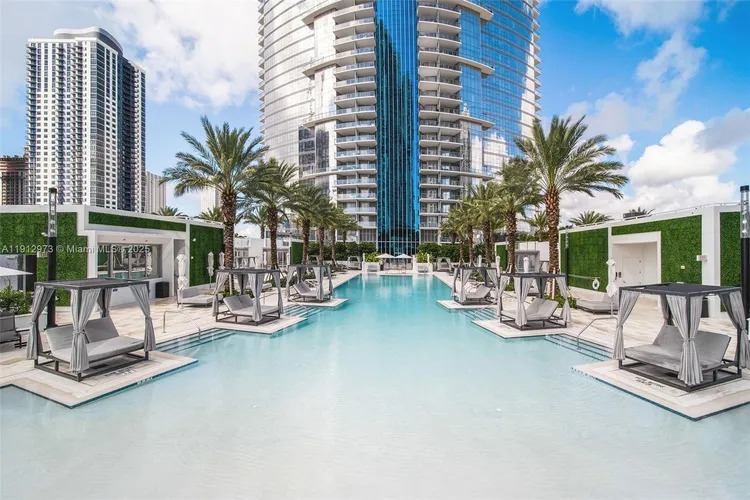 Paramount Miami Worldcenter #1107 image #20