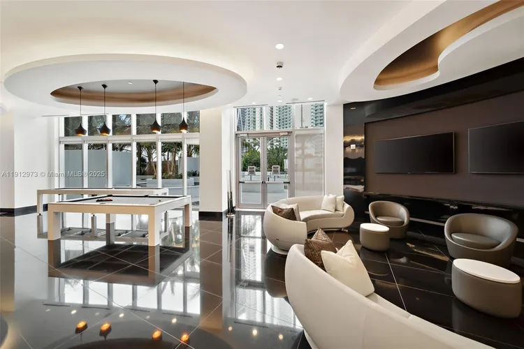 Paramount Miami Worldcenter #1107 image #32