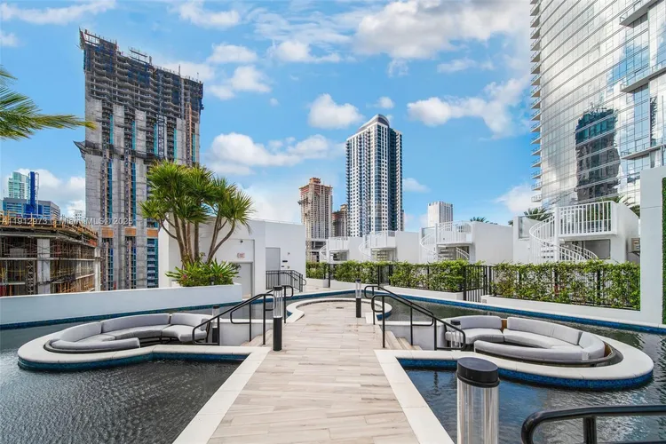 Paramount Miami Worldcenter #1107 image #36