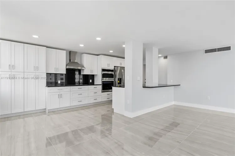 Aquarius Towers #1008N image #17