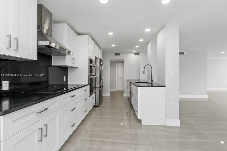 Aquarius Towers #1008N image #19