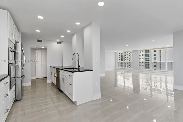 Aquarius Towers #1008N image #20