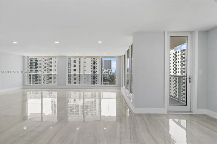 Aquarius Towers #1008N image #22