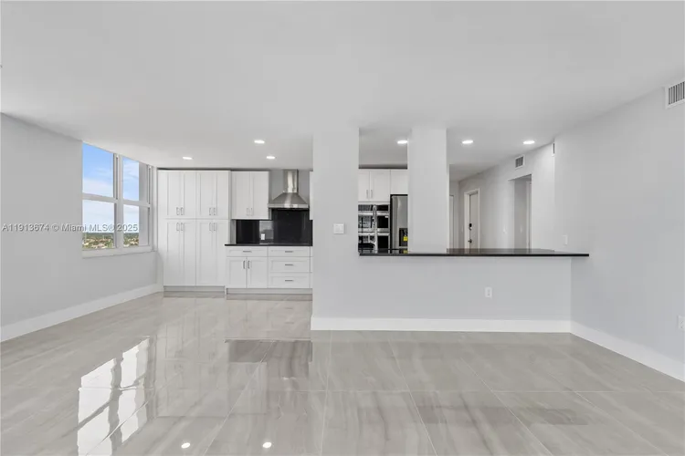 Aquarius Towers #1008N image #23