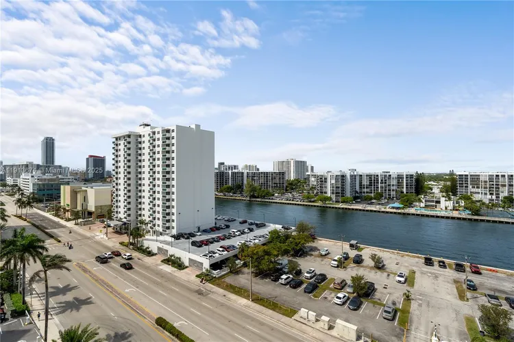 Aquarius Towers #1008N image #31