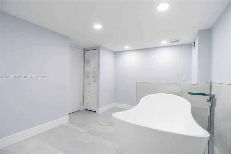 Aquarius Towers #1008N image #39