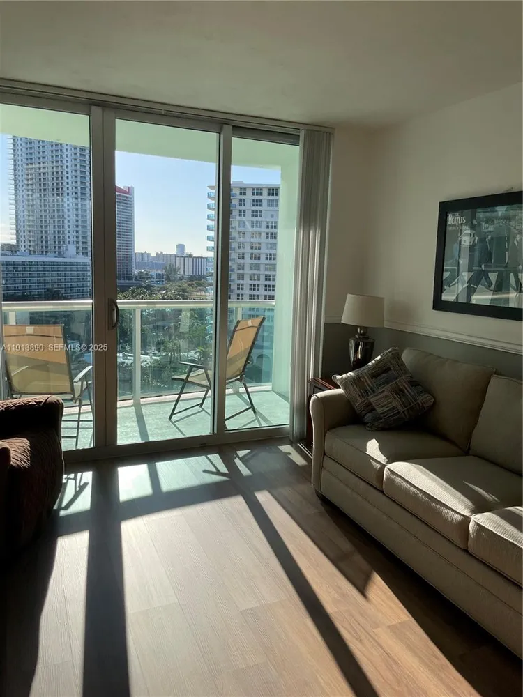 The Tides On Hollywood Beach #11T image #23