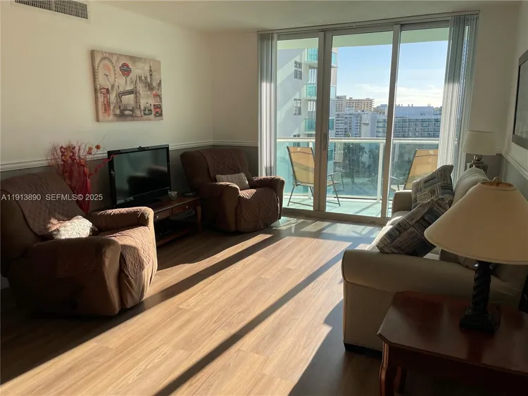 The Tides On Hollywood Beach #11T image #24