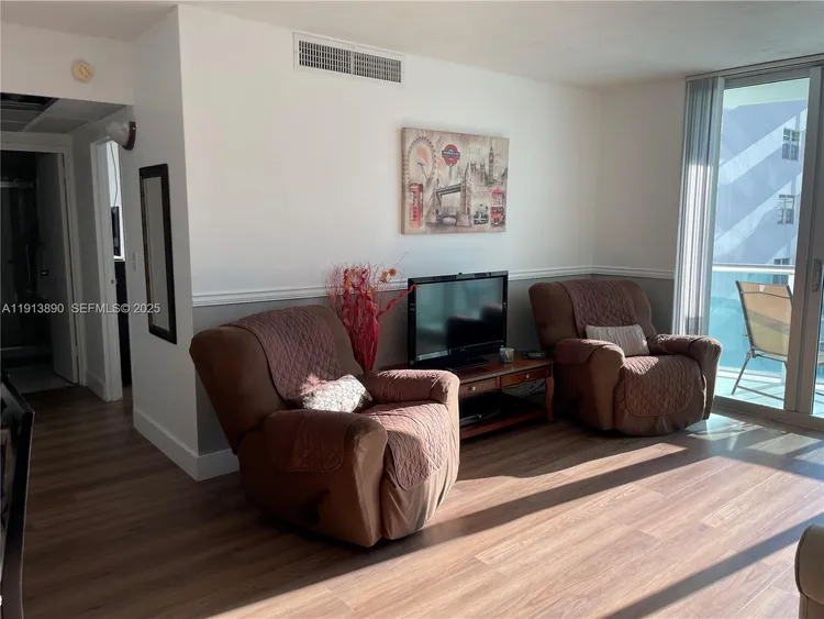 The Tides On Hollywood Beach #11T image #25