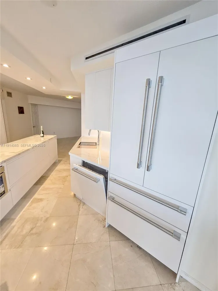 La Gorce #901 image #11