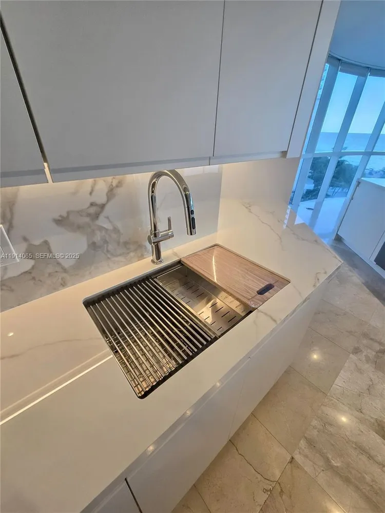 La Gorce #901 image #13