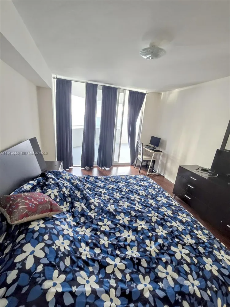 La Gorce #901 image #14