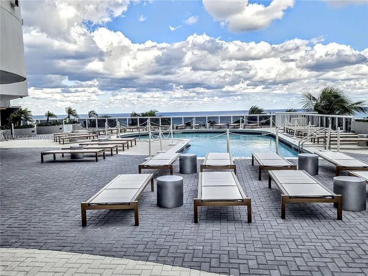 La Gorce #901 image #26