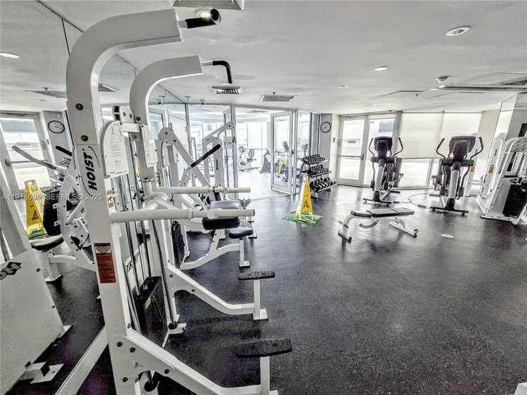 La Gorce #901 image #33