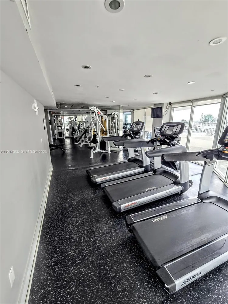 La Gorce #901 image #34