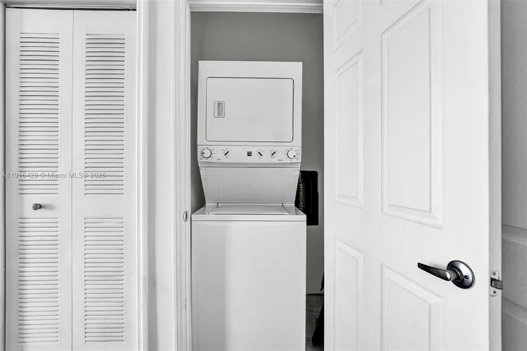 The Lofts at Hollywood Station #417 image #13