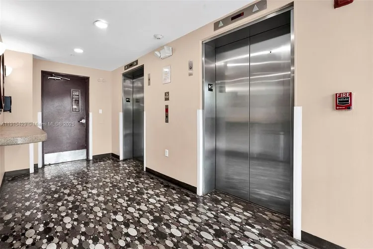 The Lofts at Hollywood Station #417 image #19