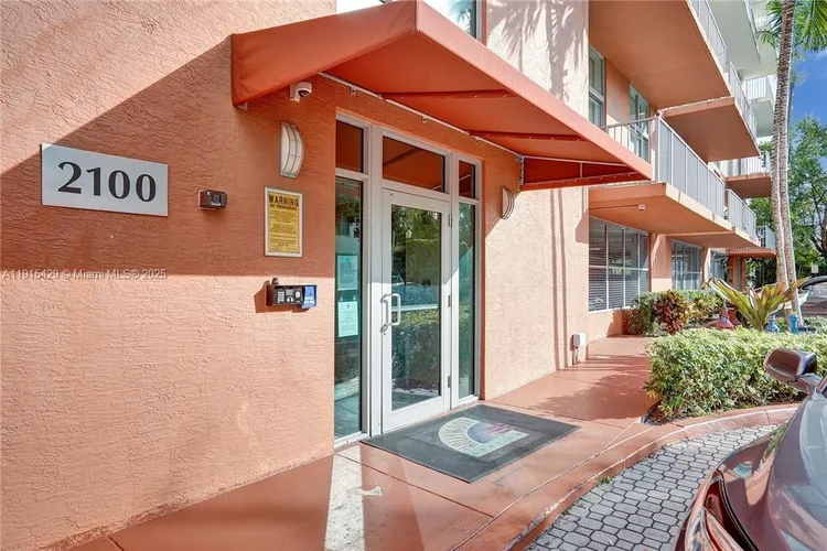 The Lofts at Hollywood Station #417 image #21