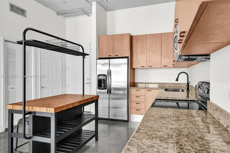 The Lofts at Hollywood Station #417 image #23