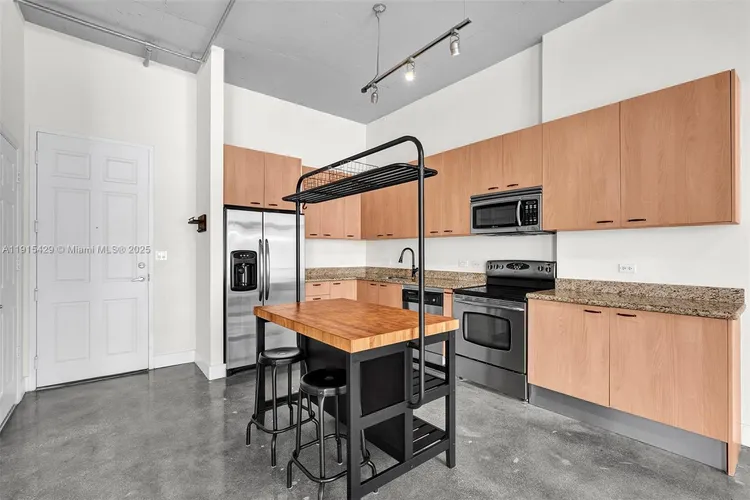 The Lofts at Hollywood Station #417 image #25