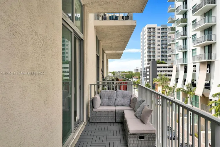 The Lofts at Hollywood Station #417 image #29