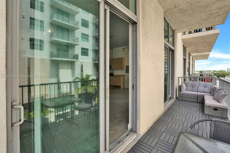 The Lofts at Hollywood Station #417 image #34