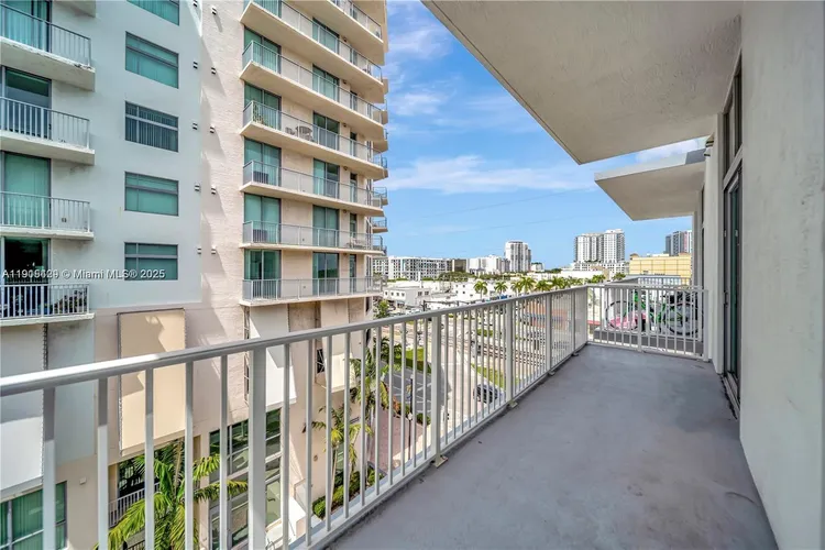 The Lofts at Hollywood Station #417 image #40