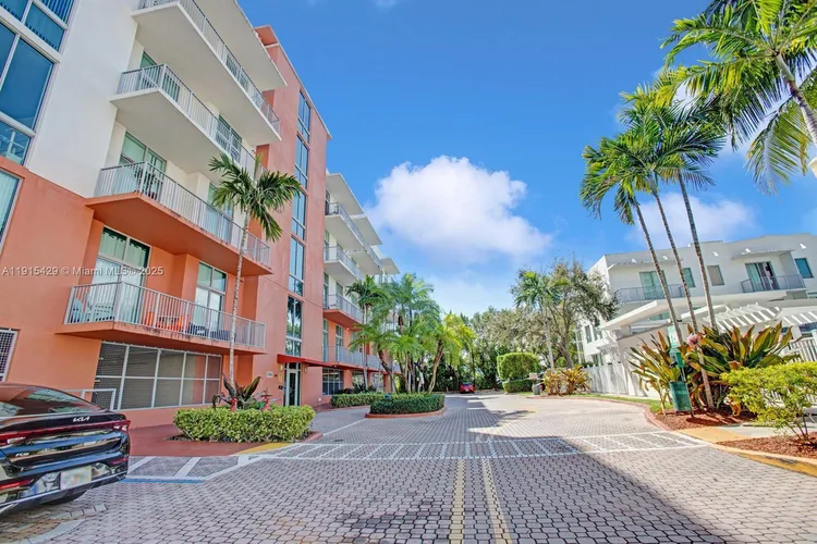 The Lofts at Hollywood Station #417 image #44