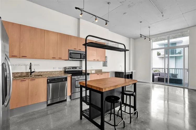 The Lofts at Hollywood Station #417 image #9