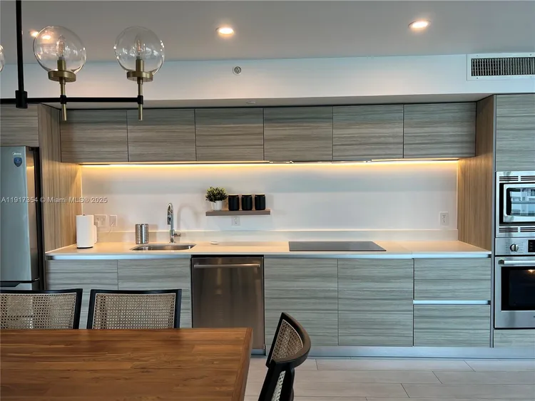 Peloro Miami Beach #617 image #15