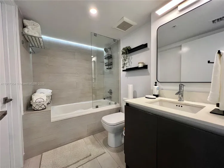 Peloro Miami Beach #617 image #16