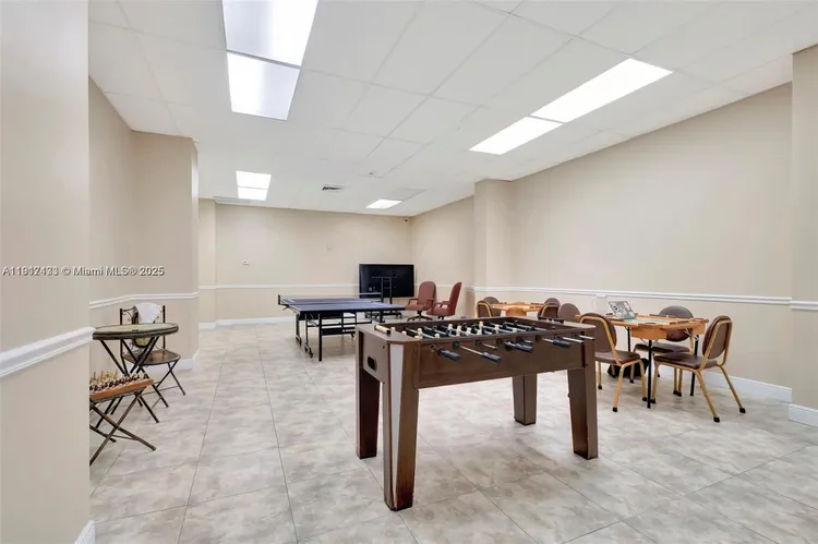 Burleigh House #1614 image #31