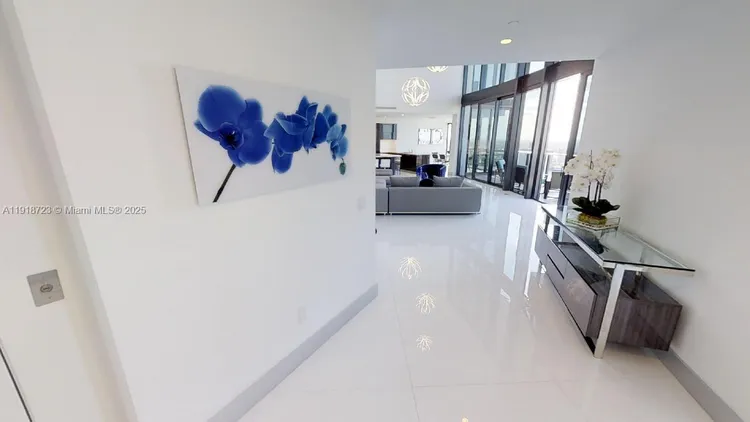 Porsche Design Tower #4804 image #18