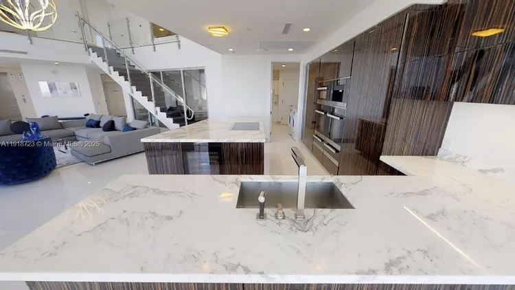 Porsche Design Tower #4804 image #29