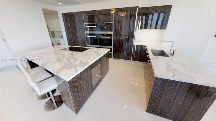 Porsche Design Tower #4804 image #33