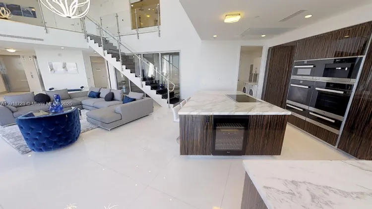 Porsche Design Tower #4804 image #37