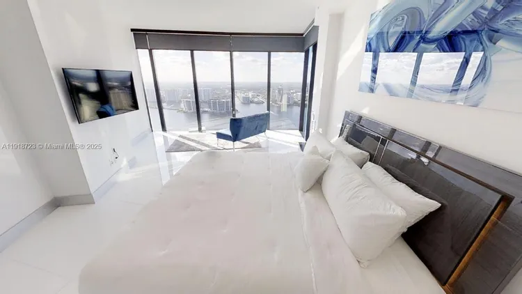 Porsche Design Tower #4804 image #41