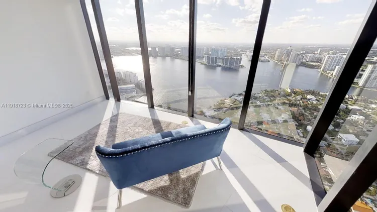 Porsche Design Tower #4804 image #42