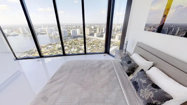 Porsche Design Tower #4804 image #49